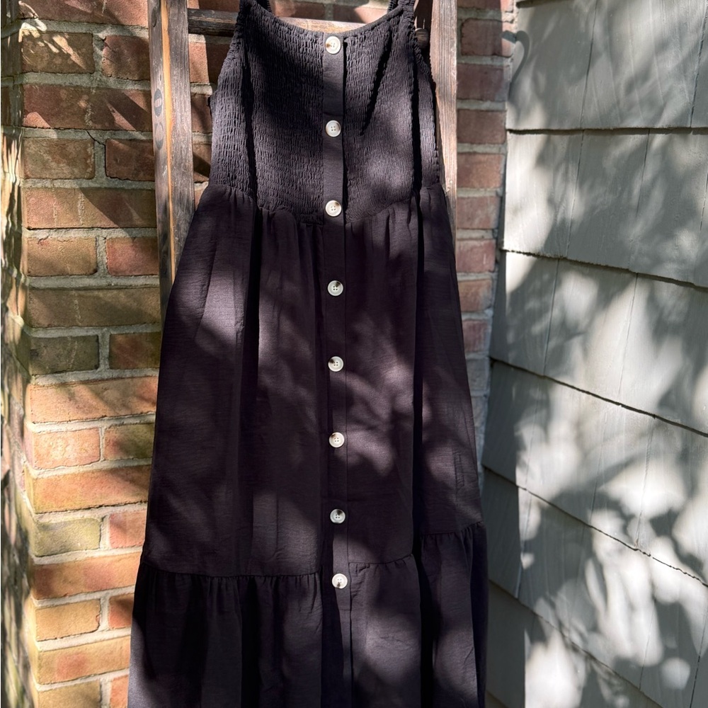 Woman’s Grace Karin Black Maxi Dress with White Button detail